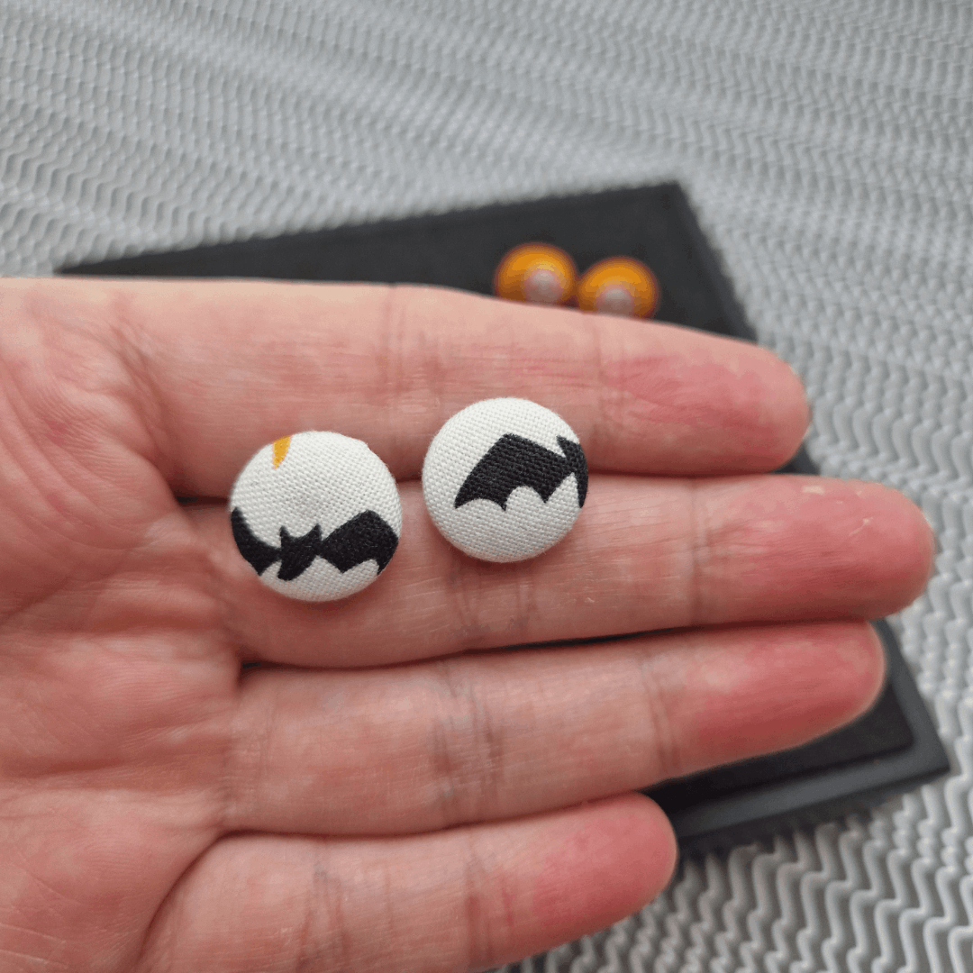 Halloween design button stud earrings