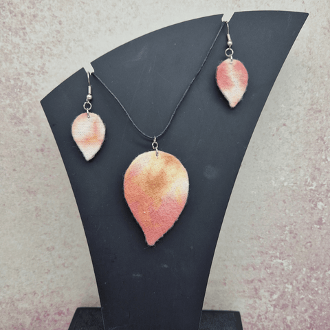 Pink leaf design necklace and earring set