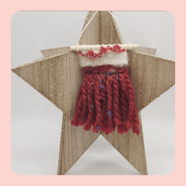 Small Christmas decoration, red and white weaving.