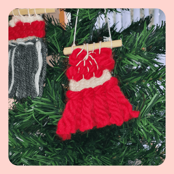 Christmas tree decoration, mini red and white weaving.